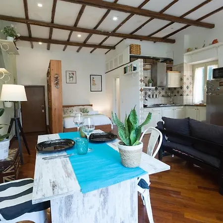 Rione Monty Balcony Rom